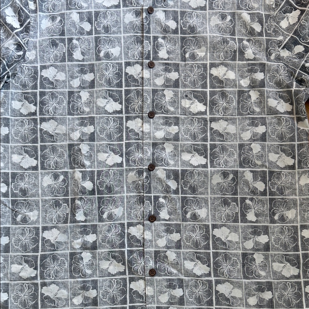 Quicksilver Waterman Gray Floral Patterned Shirt Size Large Vacation Casual - Picture 3 of 5